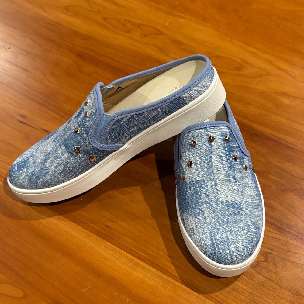 REVITALIGN Orthotic Blue Canvas Patterned Mule Style Slip-Ons with Stud Accents